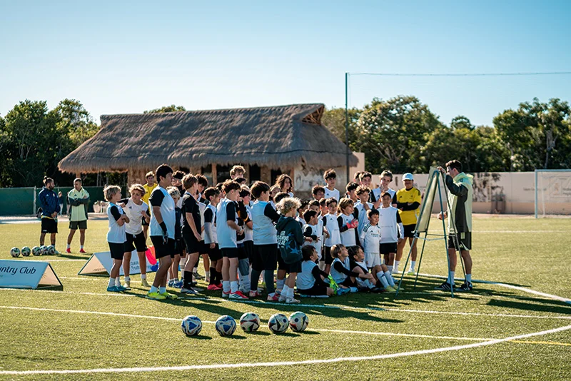 fundacion-real-madrid-cancun-clinic-futbol-riviera-maya