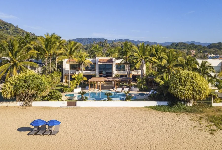 punta-de-mita-lidera-airbnb-lujo
